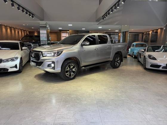 TOYOTA HILUX 2.8 SRX 4X4 CD 16V DIESEL 4P AUTOMÁTICO